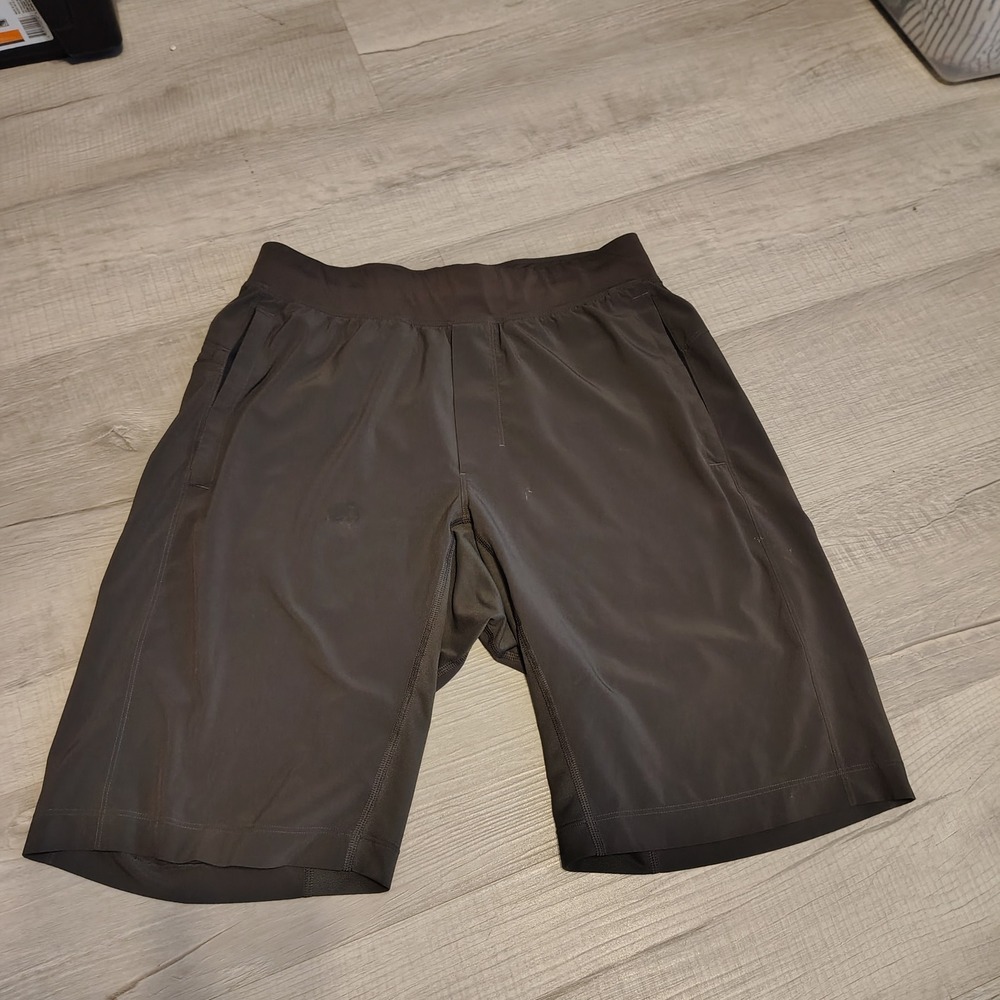 Lululemon Pace Breaker Shorts Mens Medium Gray Athletic Running Training Gym